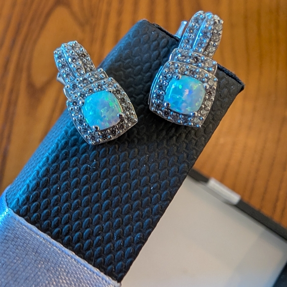 Opal jewelry 5-piece set, silver over brass - NEW - Picture 4 of 12